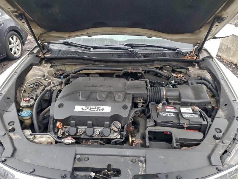 98780185 :رقم المزاد ، 5J6TF2H51AL017018 vin ، 2010 Honda Accord Cro مزاد بيع