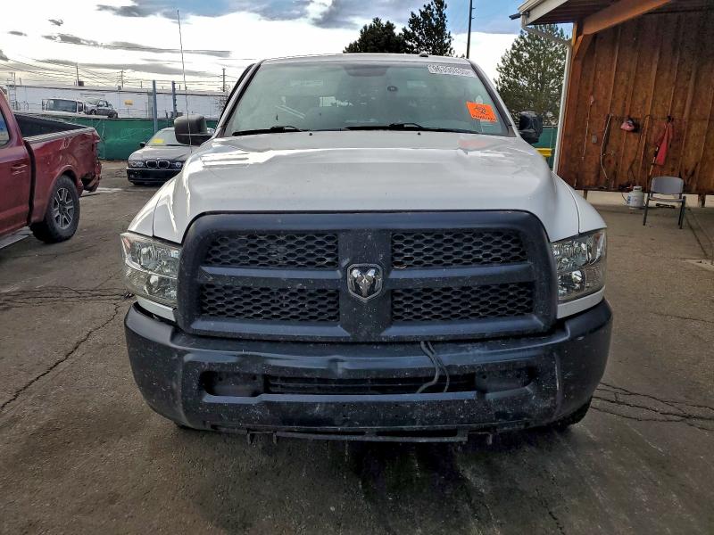 96390835 :رقم المزاد ، 3C6MR5AJ9JG332129 vin ، 2018 Ram 2500 مزاد بيع