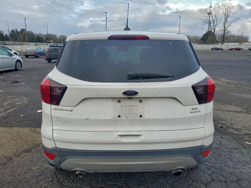 Продажа на аукционе авто 2019 Ford Escape Se, vin: 1FMCU0GD7KUB07399, номер лота: 97510385