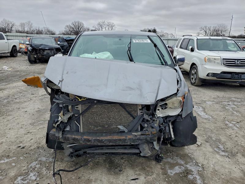 Продажа на аукционе авто 2015 Chrysler Town & Country, vin: 2C4RC1CG2FR506831, номер лота: 97933075
