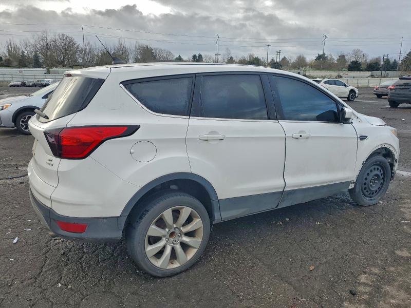 Продажа на аукционе авто 2019 Ford Escape Se, vin: 1FMCU0GD7KUB07399, номер лота: 97510385