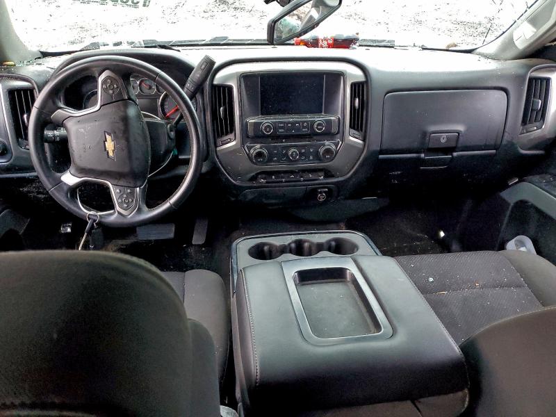 Продаж на аукціоні авто 2018 Chevrolet Silverado, vin: 3GCUKREC4JG318879, номер лоту: 95234145