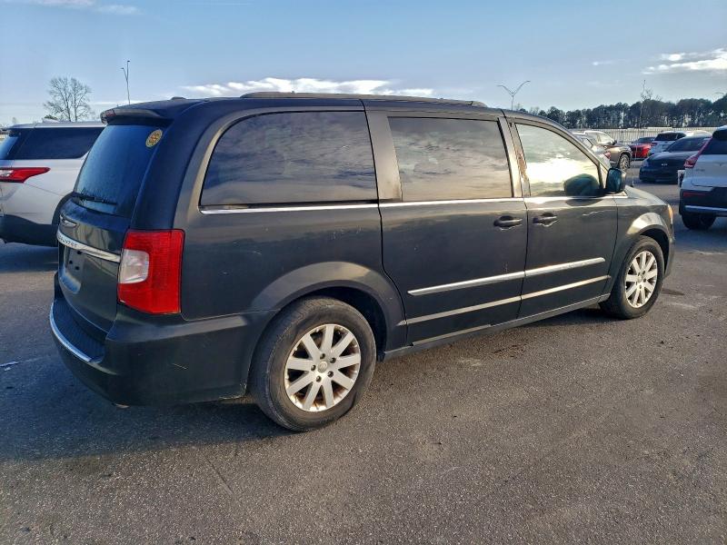 96454745 :رقم المزاد ، 2C4RC1BG2GR147905 vin ، 2016 Chrysler Town & Country مزاد بيع