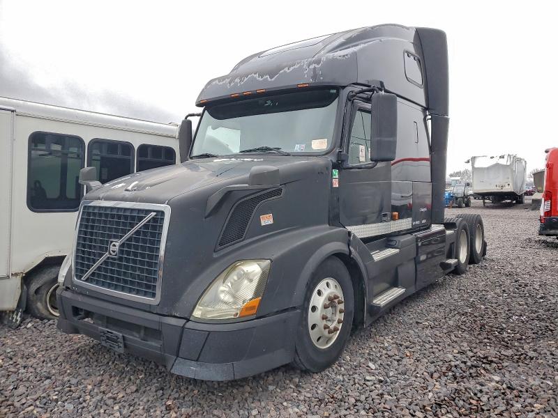 2006 Volvo Vn Vnl მანქანა იყიდება აუქციონზე, vin: 4V4NC9GH66N442911, აუქციონის ნომერი: 98238415