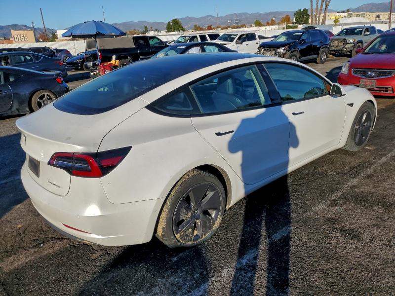 96493915 :رقم المزاد ، 5YJ3E1EB7NF331553 vin ، 2022 Tesla Model 3 مزاد بيع