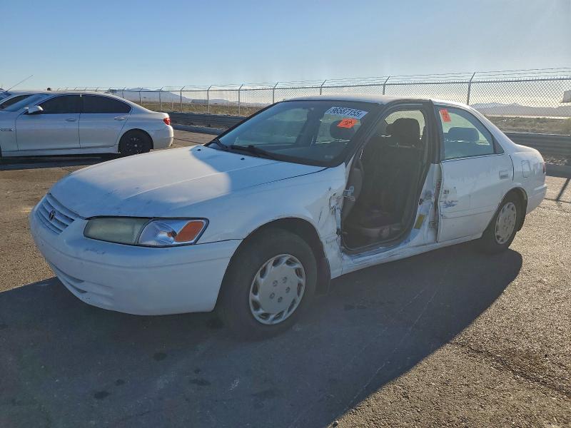 1998 Toyota Camry მანქანა იყიდება აუქციონზე, vin: JT2BG28KXW0181261, აუქციონის ნომერი: 96587155