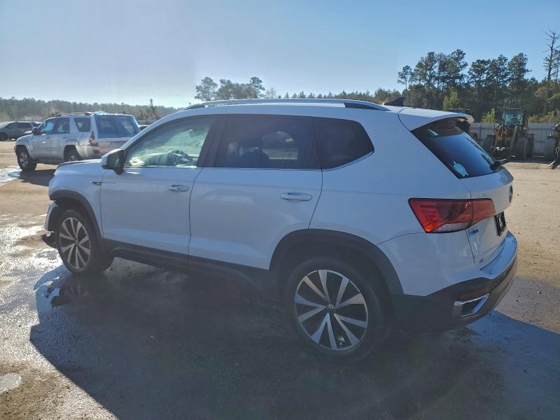 Продаж на аукціоні авто 2022 Volkswagen Taos, vin: 3VVWX7B24NM039791, номер лоту: 97098525