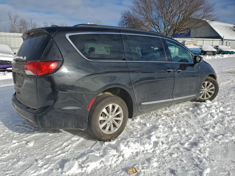 Продажа на аукционе авто 2017 Chrysler Pacifica, vin: 2C4RC1BG0HR654142, номер лота: 96474745