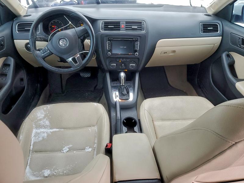 95616555 :رقم المزاد ، 3VWDZ7AJ4BM324539 vin ، 2011 Volkswagen Jetta Se مزاد بيع