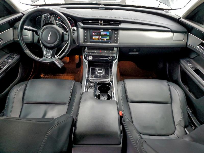 98441215 :رقم المزاد ، SAJBD4BN9HCY32252 vin ، 2017 Jaguar Xf Premium مزاد بيع