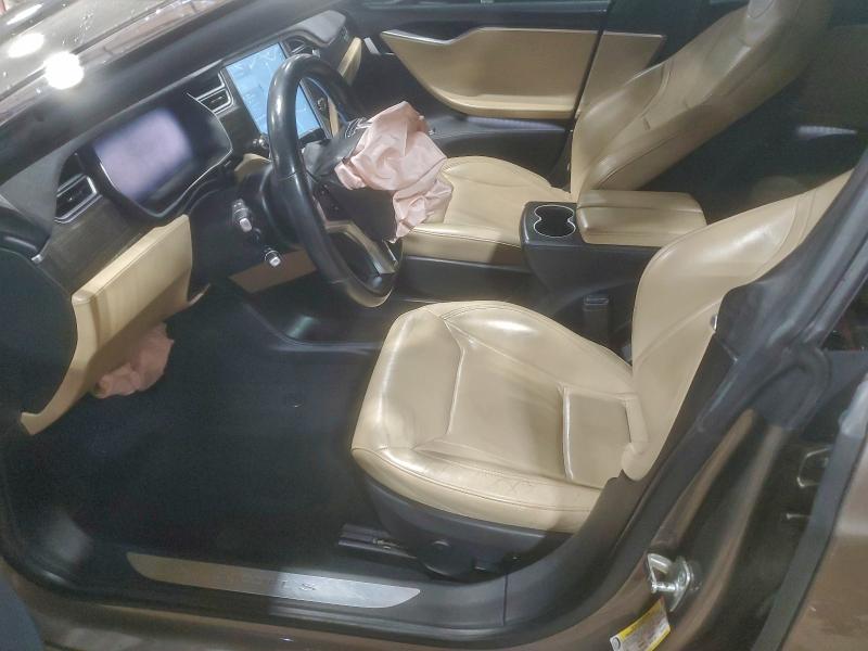 94387055 :رقم المزاد ، 5YJSA1V22FF097928 vin ، 2015 Tesla Model S مزاد بيع