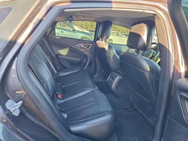 97176935 :رقم المزاد ، 1C3CCCCB2FN532367 vin ، 2015 Chrysler 200 مزاد بيع