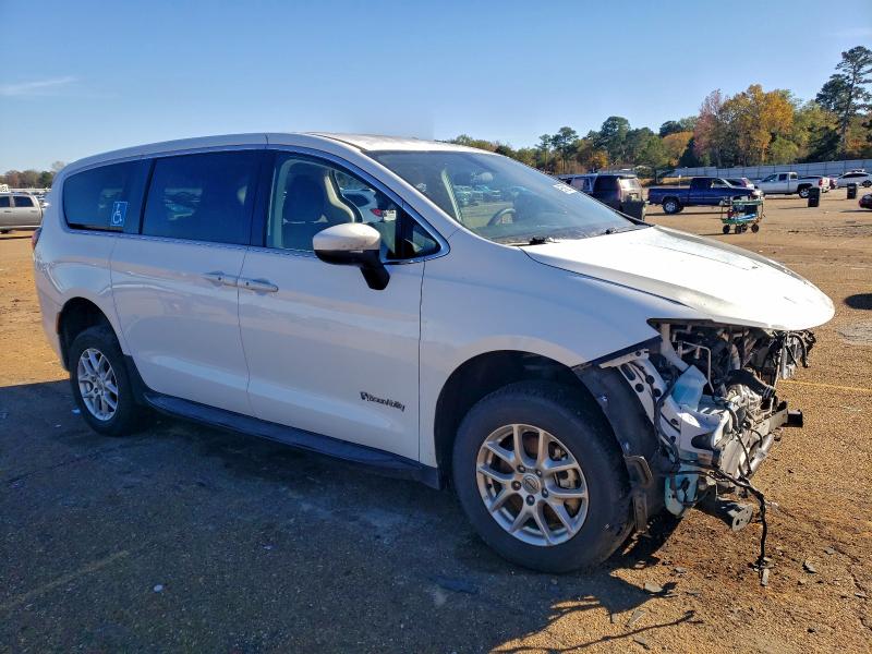 95760275 :رقم المزاد ، 2C4RC1CG9NR172103 vin ، 2022 Chrysler Voyager مزاد بيع