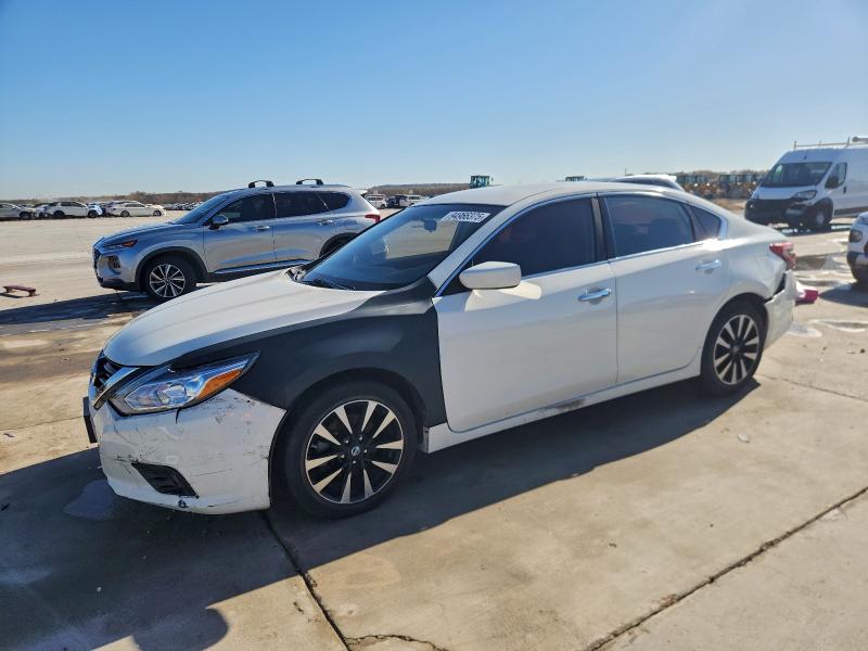 Продажа на аукционе авто 2018 Nissan Altima, vin: 1N4AL3AP3JC136508, номер лота: 94966375