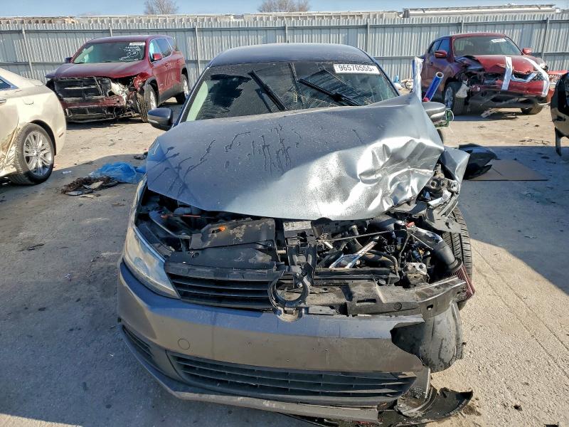 96570555 :رقم المزاد ، 3VWBZ7AJ2BM048191 vin ، 2011 Volkswagen Jetta مزاد بيع