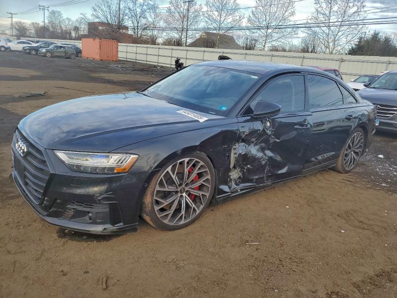 94931485 :رقم المزاد ، WAU8SAF82MN011541 vin ، 2021 Audi S8 مزاد بيع