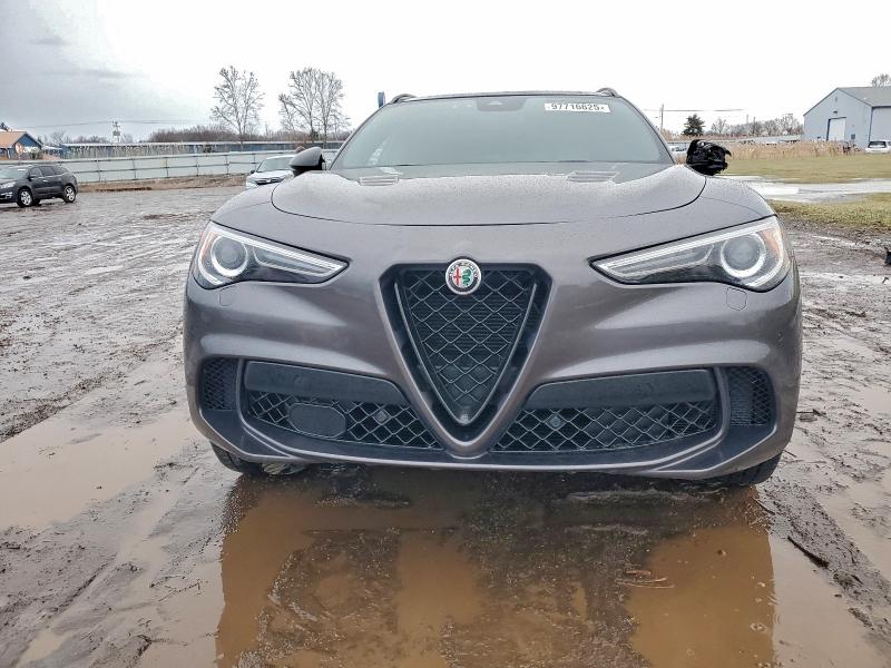 97716625 :رقم المزاد ، ZASPAKEV8P7D67930 vin ، 2023 Alfa Romeo Stelvio مزاد بيع