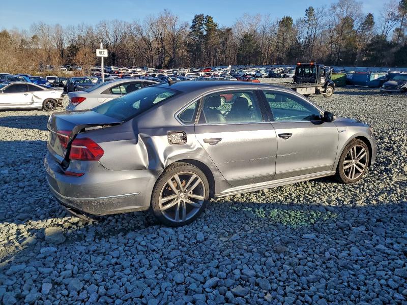 97872145 :رقم المزاد ، 1VWDT7A38HC068726 vin ، 2017 Volkswagen Passat R-l مزاد بيع