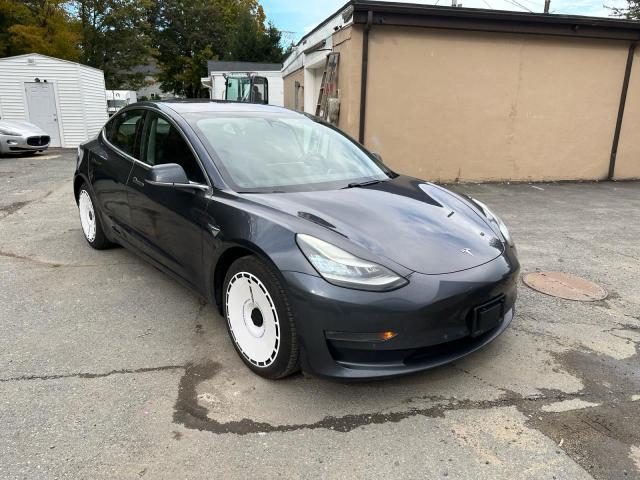 99081765 :رقم المزاد ، 5YJ3E1EB1JF119421 vin ، 2018 Tesla Model 3 مزاد بيع