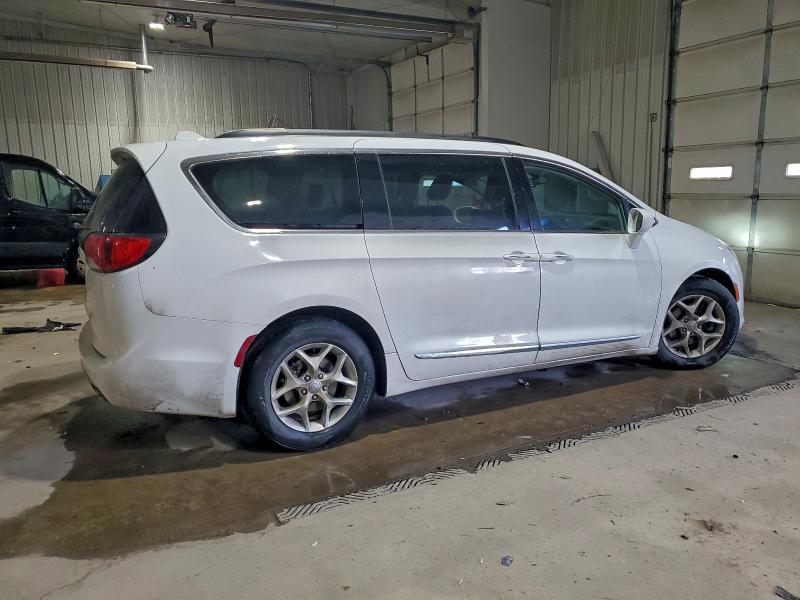 96149695 :رقم المزاد ، 2C4RC1BG2HR520958 vin ، 2017 Chrysler Pacifica مزاد بيع