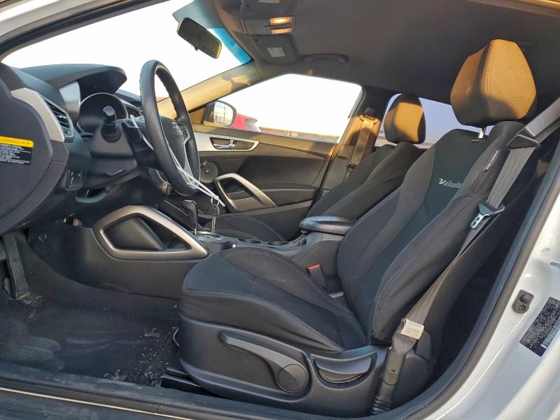 2015 Hyundai Veloster მანქანა იყიდება აუქციონზე, vin: KMHTC6AD1FU224674, აუქციონის ნომერი: 96931215