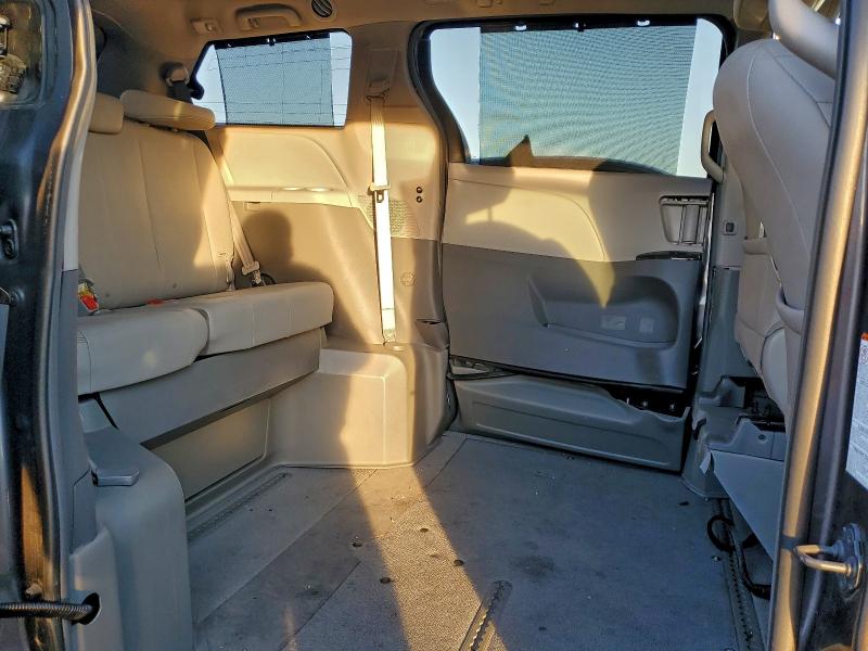 Продажа на аукционе авто 2019 Toyota Sienna, vin: 5TDYZ3DC4KS017088, номер лота: 94358505