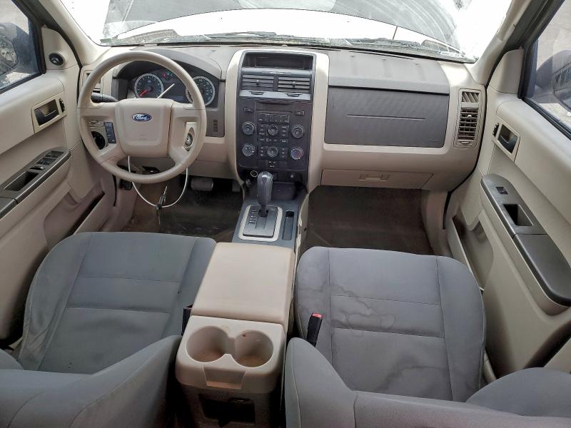 93241795 :رقم المزاد ، 1FMCU0C75BKA57209 vin ، 2011 Ford Escape مزاد بيع