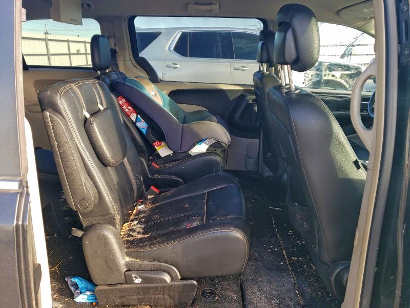 96454745 :رقم المزاد ، 2C4RC1BG2GR147905 vin ، 2016 Chrysler Town & Country مزاد بيع