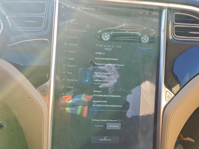 98007665 :رقم المزاد ، 5YJSA1S18EFP50997 vin ، 2014 Tesla Model S مزاد بيع