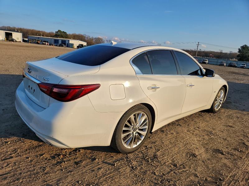 Продажа на аукционе авто 2018 Infiniti Q50 Luxe, vin: JN1EV7AP9JM356570, номер лота: 97728425