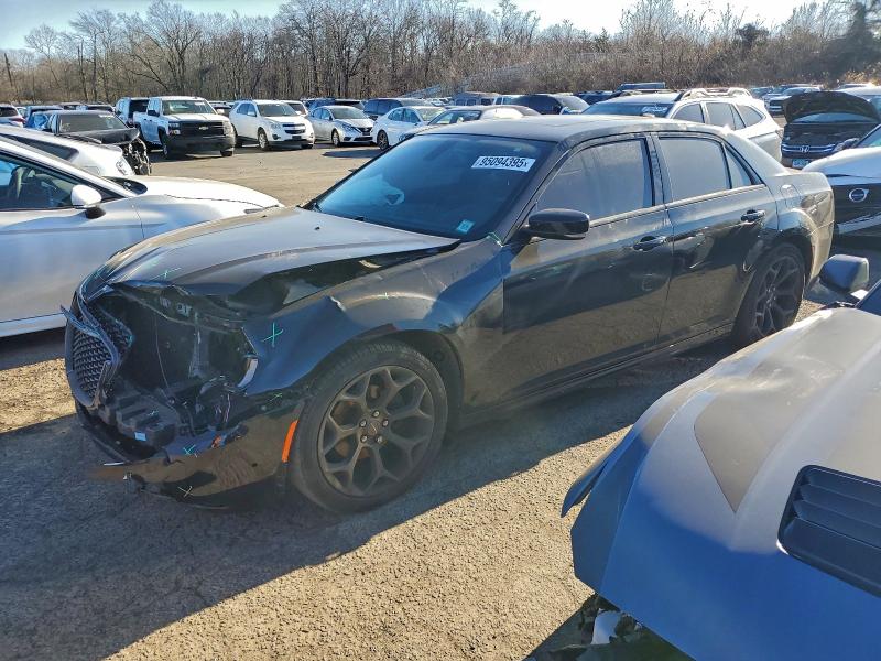 95094395 :رقم المزاد ، 2C3CCABG4GH310912 vin ، 2016 Chrysler 300 مزاد بيع