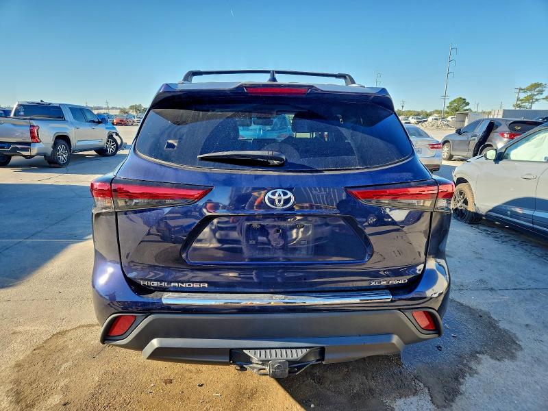 96332805 :رقم المزاد ، 5TDGZRBH6NS257423 vin ، 2022 Toyota Highlander مزاد بيع