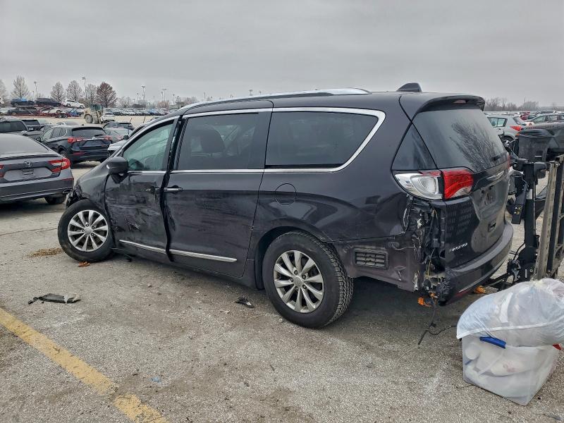Продаж на аукціоні авто 2018 Chrysler Pacifica, vin: 2C4RC1EG8JR235392, номер лоту: 96715765