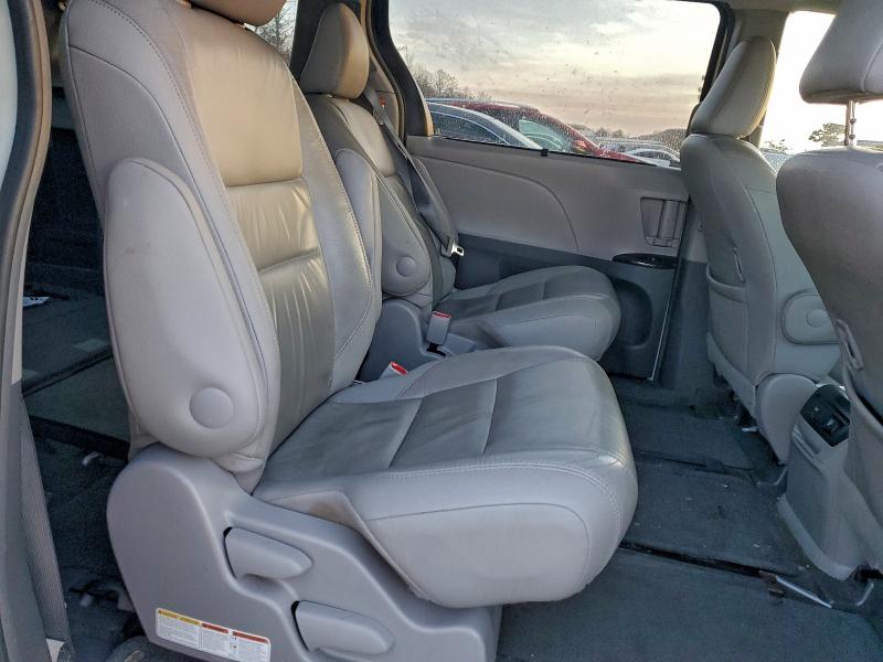 Aukcja sprzedaży 2015 Toyota Sienna, vin: 5TDDK3DC7FS121972, numer aukcji: 97751705