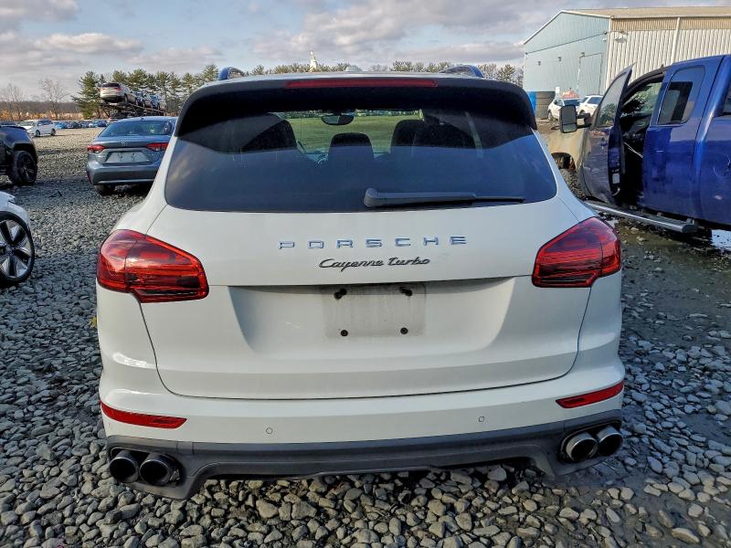 95248185 :رقم المزاد ، WP1AC2A26FLA82720 vin ، 2015 Porsche Cayenne Tu مزاد بيع