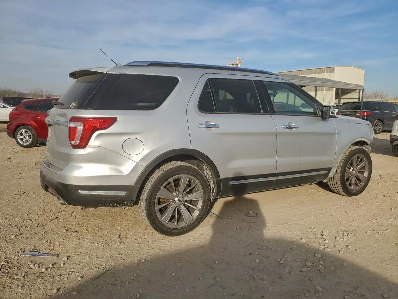 97583525 :رقم المزاد ، 1FM5K7F86JGB13669 vin ، 2018 Ford Explorer L مزاد بيع
