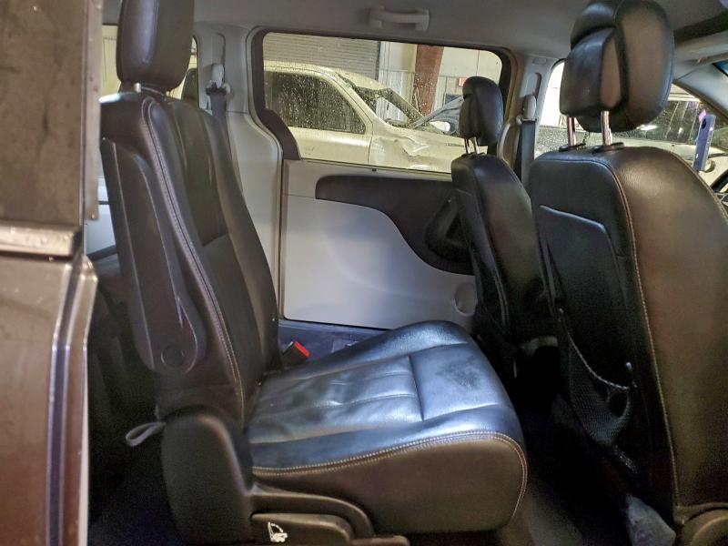 93528715 :رقم المزاد ، 2C4RC1CG5GR302364 vin ، 2016 Chrysler Town & Country مزاد بيع