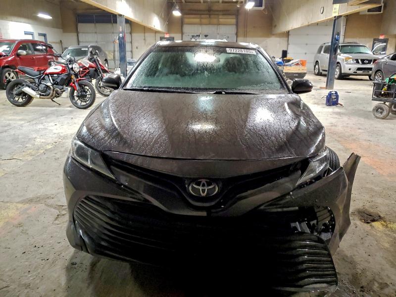 2018 Toyota Camry მანქანა იყიდება აუქციონზე, vin: 4T1B11HK5JU523103, აუქციონის ნომერი: 97228105
