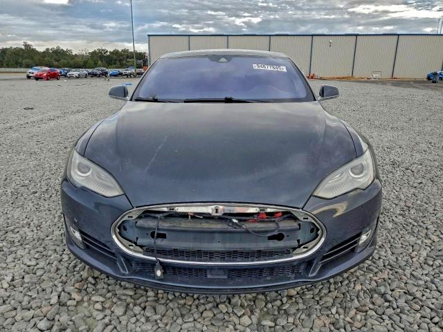 Продаж на аукціоні авто 2015 Tesla Model S 85, vin: 5YJSA1H19FF082832, номер лоту: 94877845