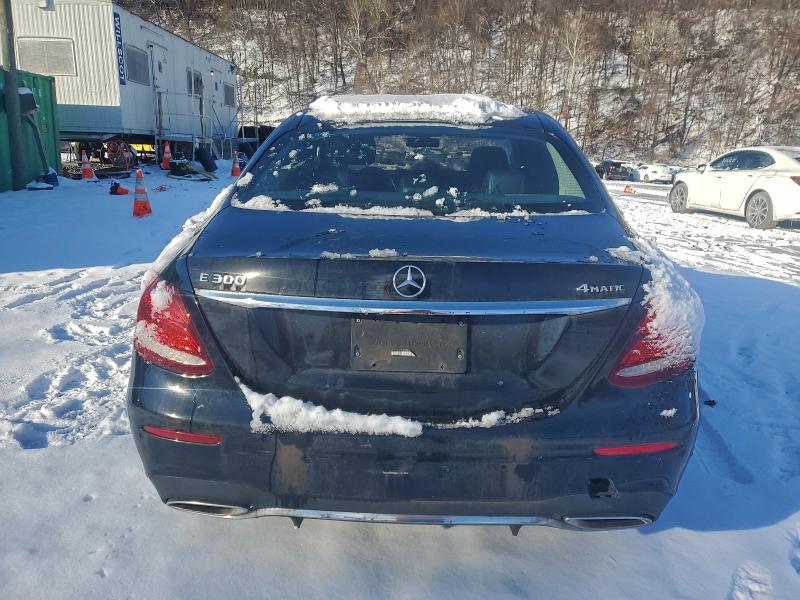 96600045 :رقم المزاد ، WDDZF4KB0JA338043 vin ، 2018 Mercedes-benz E مزاد بيع