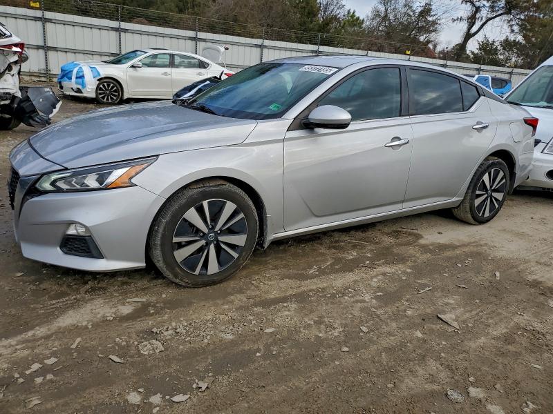 95572185 :رقم المزاد ، 1N4BL4DW9NN332945 vin ، 2022 Nissan Altima مزاد بيع