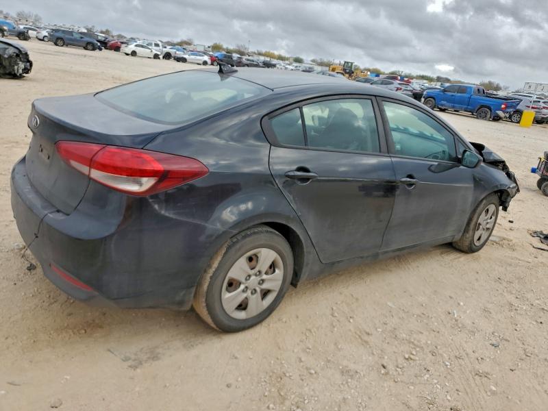 Продажа на аукционе авто 2017 Kia Forte Lx, vin: 3KPFK4A74HE158321, номер лота: 97673695
