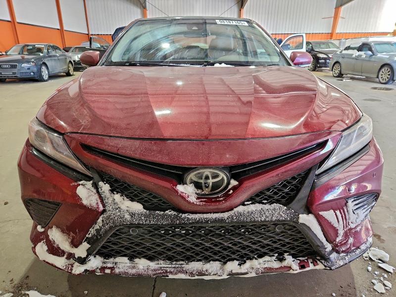 Auction sale of the 2018 Toyota Camry Xse, vin: 4T1B61HK6JU565295, lot number: 98187165