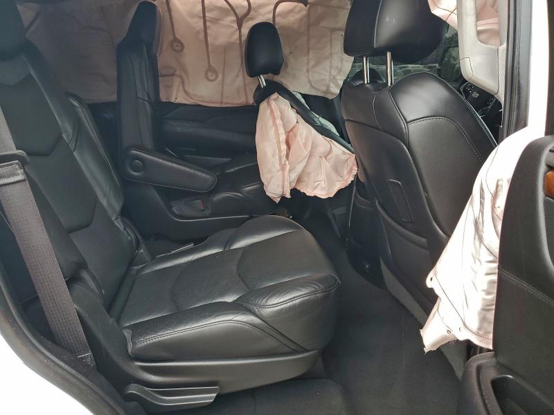 2018 Cadillac Escalade L მანქანა იყიდება აუქციონზე, vin: 1GYS3BKJ2JR104451, აუქციონის ნომერი: 95826265