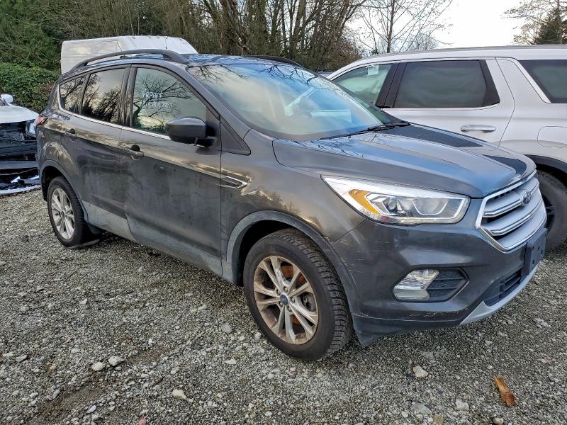 96822535 :رقم المزاد ، 1FMCU9HD8JUD24560 vin ، 2018 Ford Escape Sel مزاد بيع