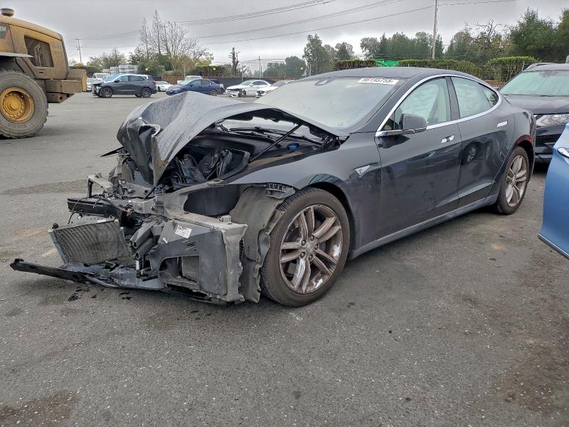 96195755 :رقم المزاد ، 5YJSA1S19FFP68815 vin ، 2015 Tesla Model S مزاد بيع