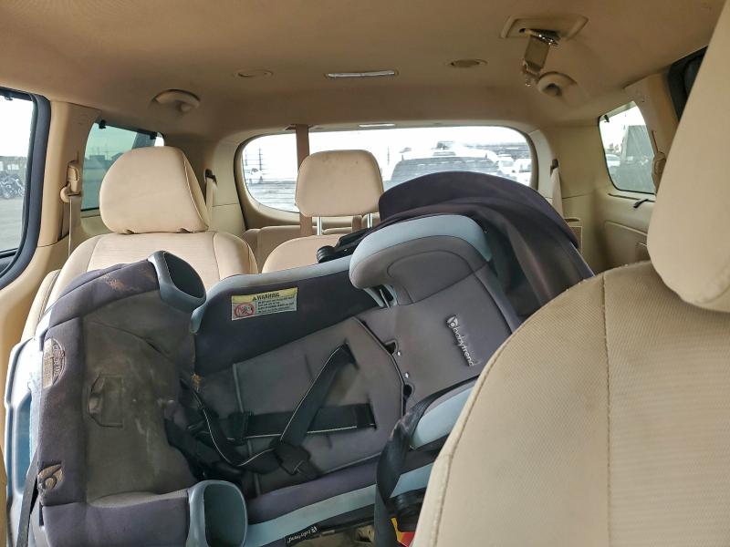 96123995 :رقم المزاد ، KNDMB5C11F6068200 vin ، 2015 Kia Sedona مزاد بيع