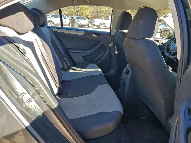 96033635 :رقم المزاد ، 3VW2B7AJXHM341818 vin ، 2017 Volkswagen Jetta مزاد بيع