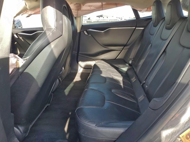 2015 Tesla Model S მანქანა იყიდება აუქციონზე, vin: 5YJSA1H24FFP69371, აუქციონის ნომერი: 95893645