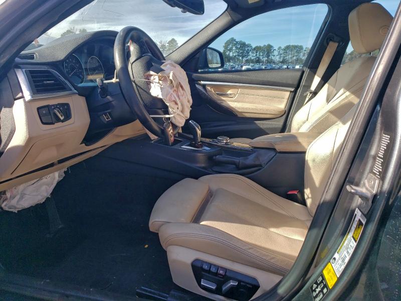 93439335 :رقم المزاد ، WBA8D9G52HNU58423 vin ، 2017 Bmw 330 مزاد بيع